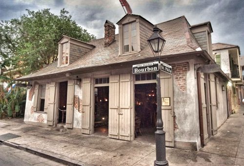 French Quarter Walking Tour: Lafitte's Blacksmith Shop Bar